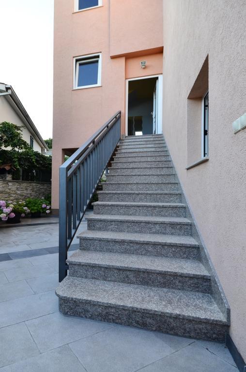 Apartments Luka Toni Krvavica Exterior foto